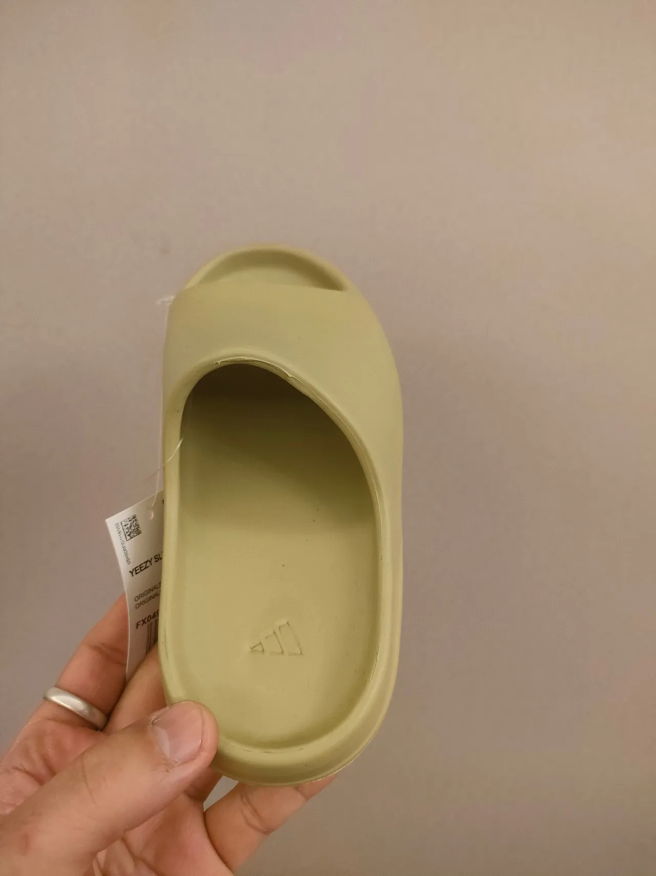 حذاء خشبي بيج مع بناء رغوة مطرزة وقاعدة scalloped 8