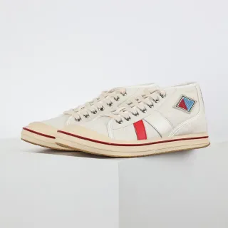 Tênis lifestyle bege e vermelho com upper de canvas de bico alto