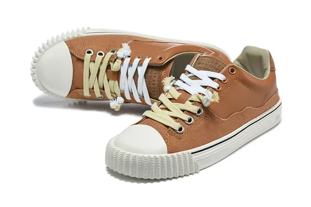 Black and Cream Canvas Low-Top Sneakers 16