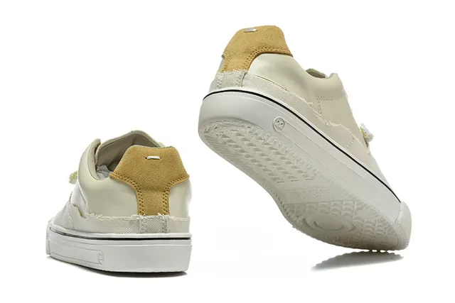 Black and Cream Canvas Low-Top Sneakers 19