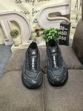 Black and Silver Laceless Chunky Sneakers 10