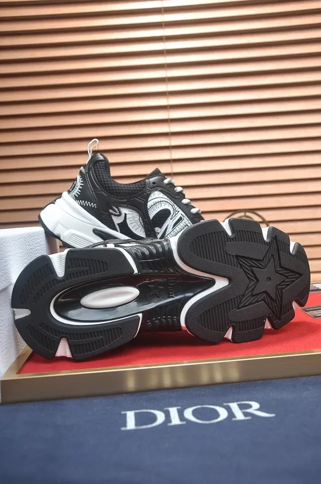 Black and White Graphic-Print Chunky Sneaker 3