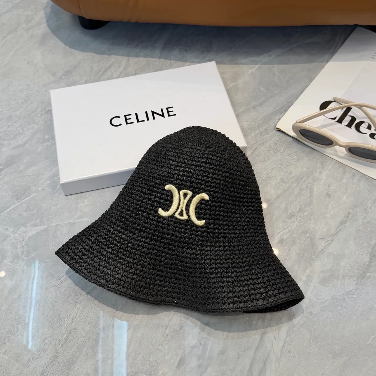 Chapeau Bucket Noir Beige Paille Tressée Bordé Monogramme 3