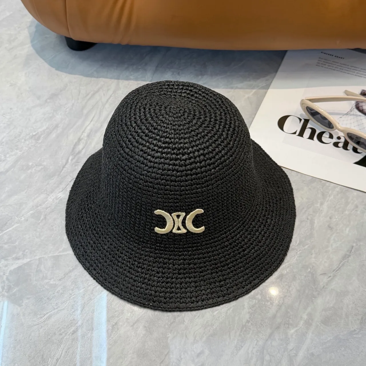 Chapeau Bucket Noir Beige Paille Tressée Bordé Monogramme 6