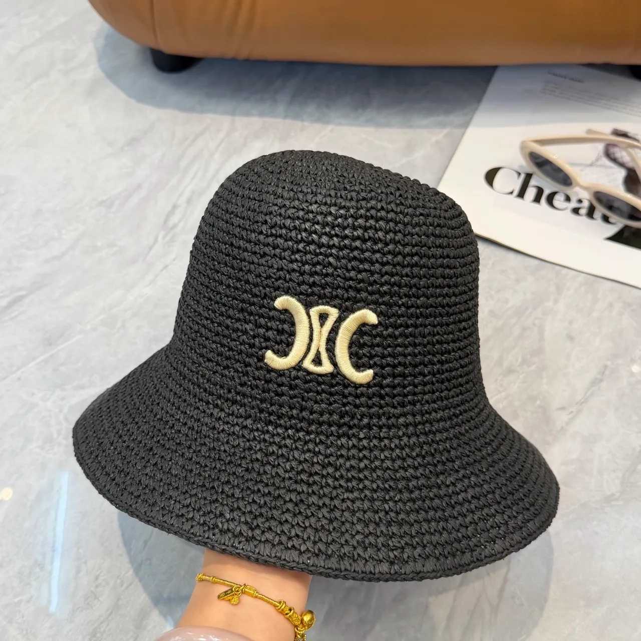 Chapeau Bucket Noir Beige Paille Tressée Bordé Monogramme 9