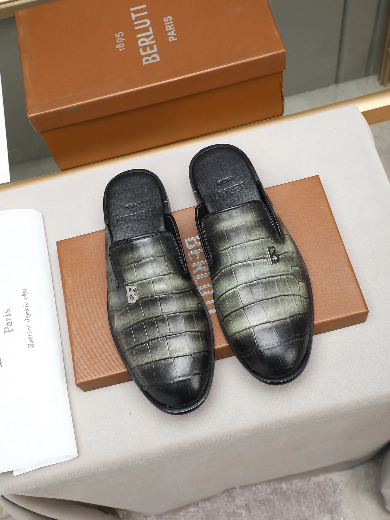 Black Brown Crocodile-Embossed Leather Metallic 'B' Logo Accent Loafer 6