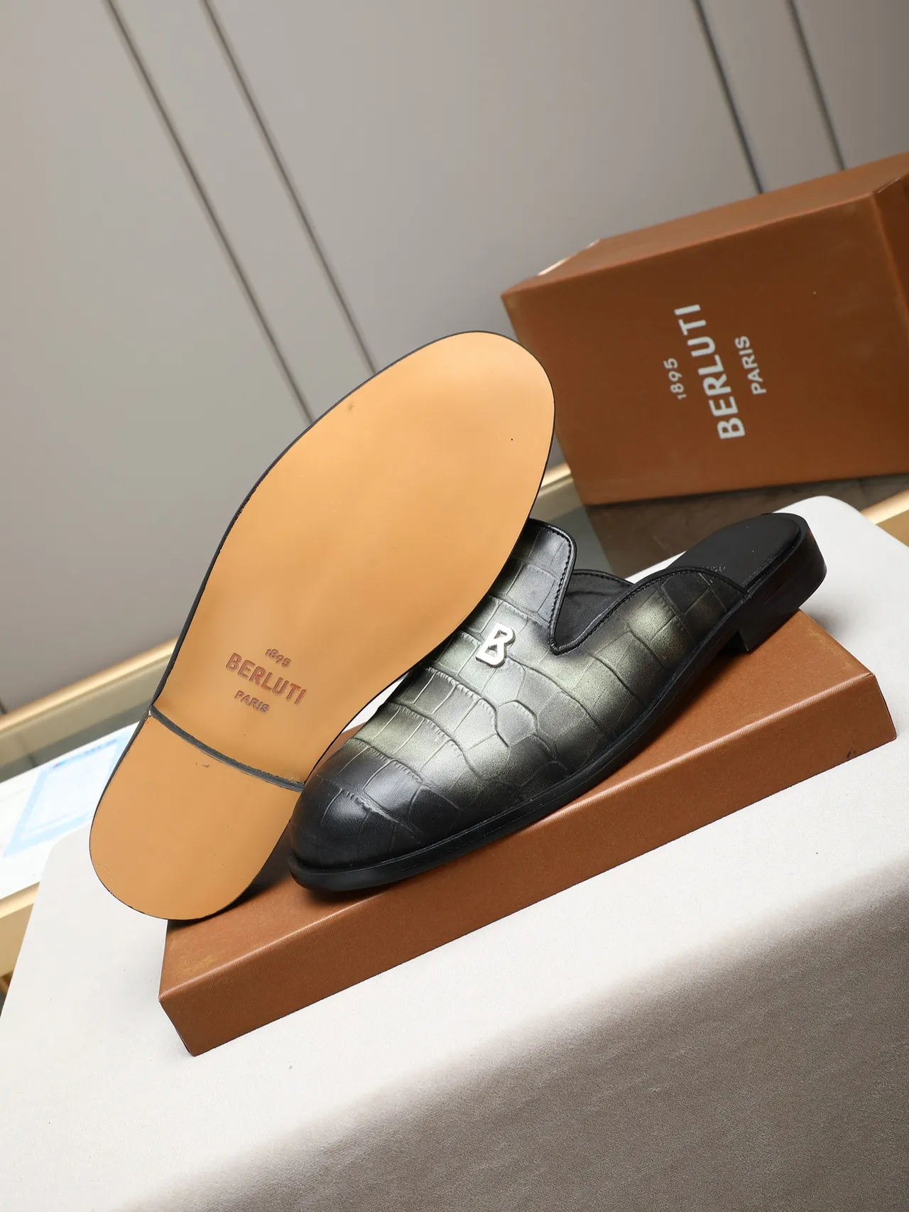 Black Brown Crocodile-Embossed Leather Metallic 'B' Logo Accent Loafer 11