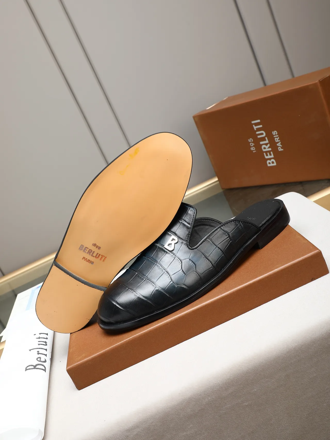 Black Brown Crocodile-Embossed Leather Metallic 'B' Logo Accent Loafer 14