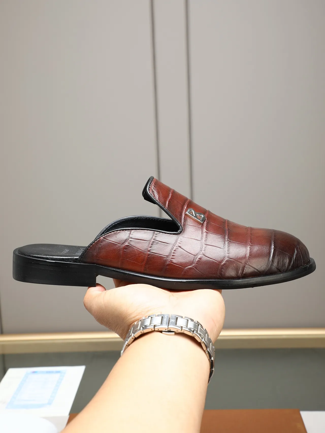 Black Brown Crocodile-Embossed Leather Metallic 'B' Logo Accent Loafer 17