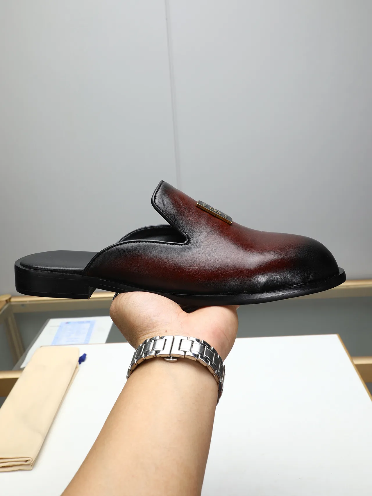 Black Brown Crocodile-Embossed Leather Metallic 'B' Logo Accent Loafer 20