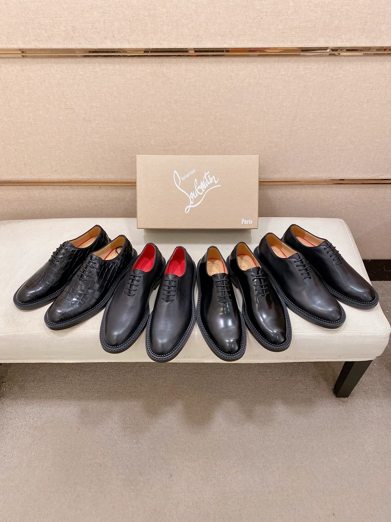 Black Crocodile-Embossed Cap-Toe Oxford Shoes 2