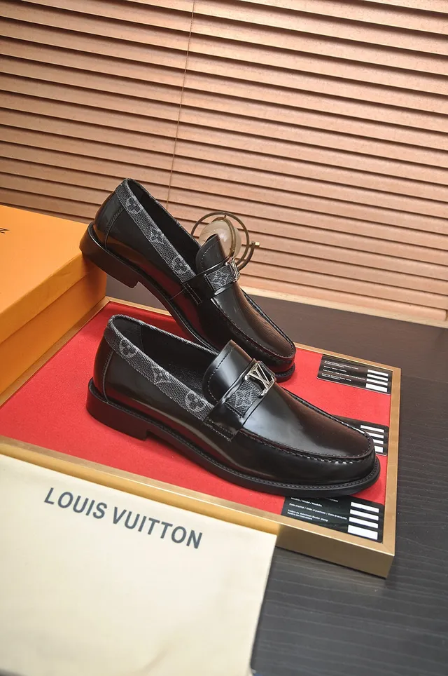 Black Glossy Patent Leather Textured Contrast Strap Loafer 5
