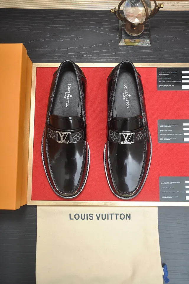 Black Glossy Patent Leather Textured Contrast Strap Loafer 9