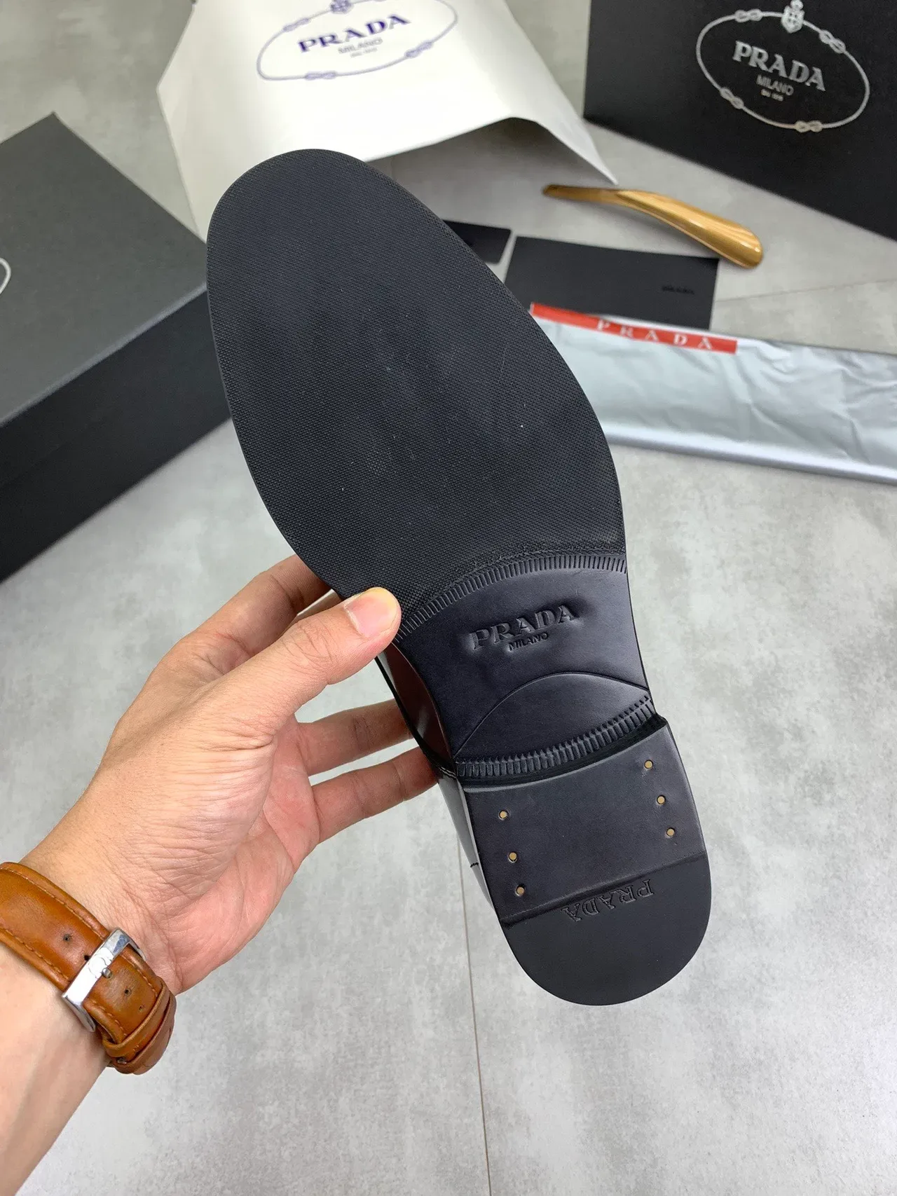 Zapatos Oxford negros brillantes con punta redonda 3