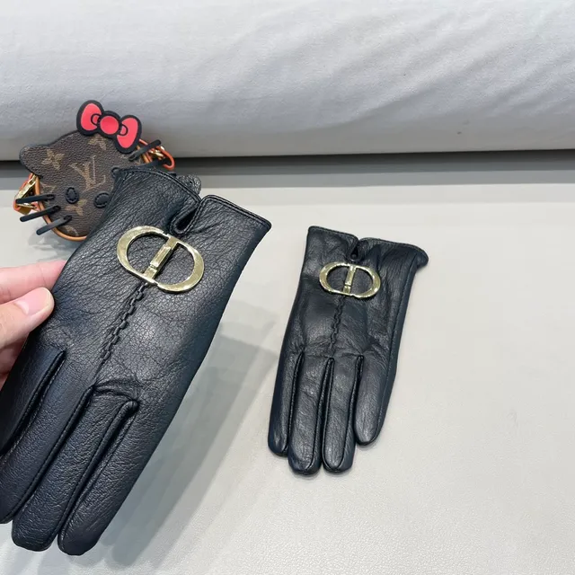 Black Gold Oval Buckle Leather Gloves 3