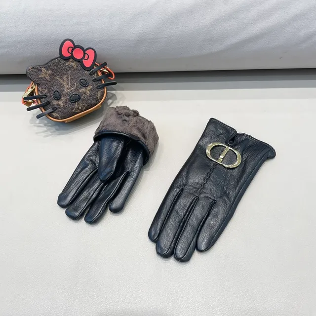 Black Gold Oval Buckle Leather Gloves 5