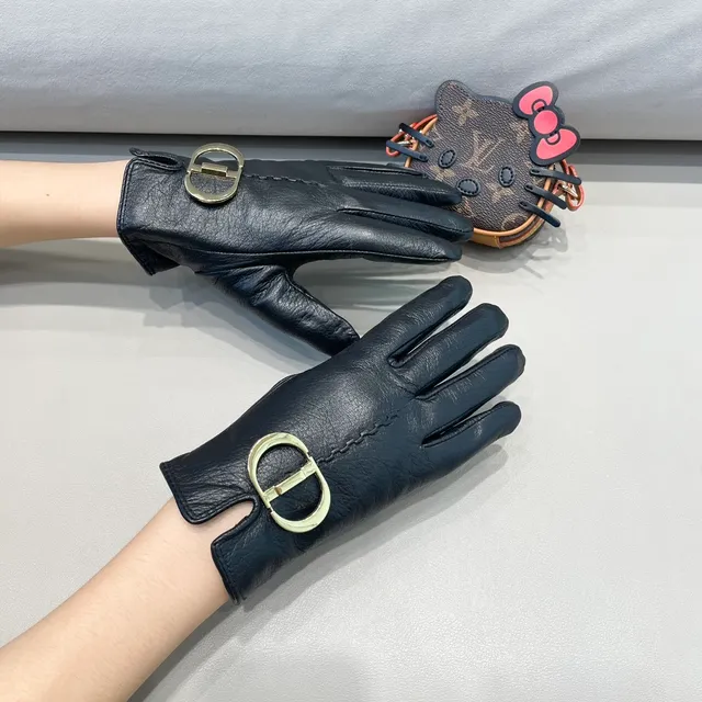 Black Gold Oval Buckle Leather Gloves 9