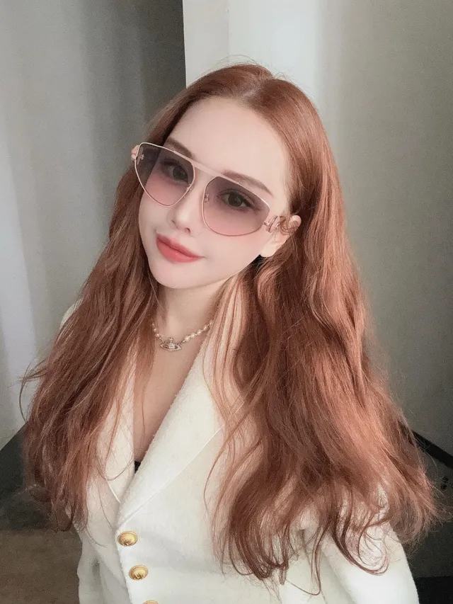 Black Gold Shield-Shaped Thin Metal Frame Sunglasses 7