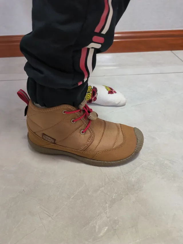 Black Padded Collar Lace-Up Snow Boots 3