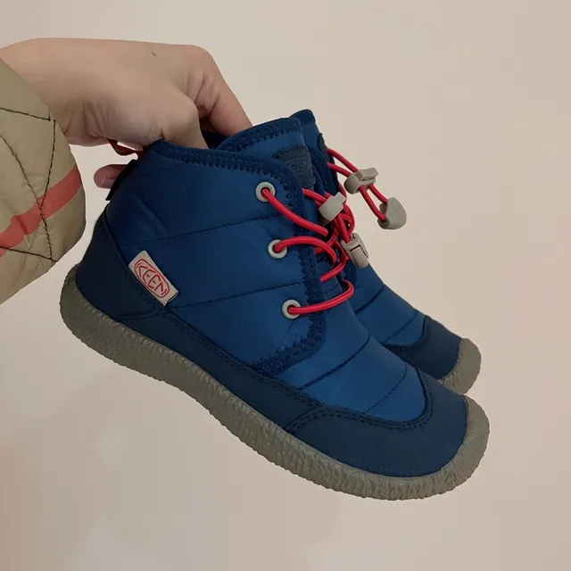 Black Padded Collar Lace-Up Snow Boots 14