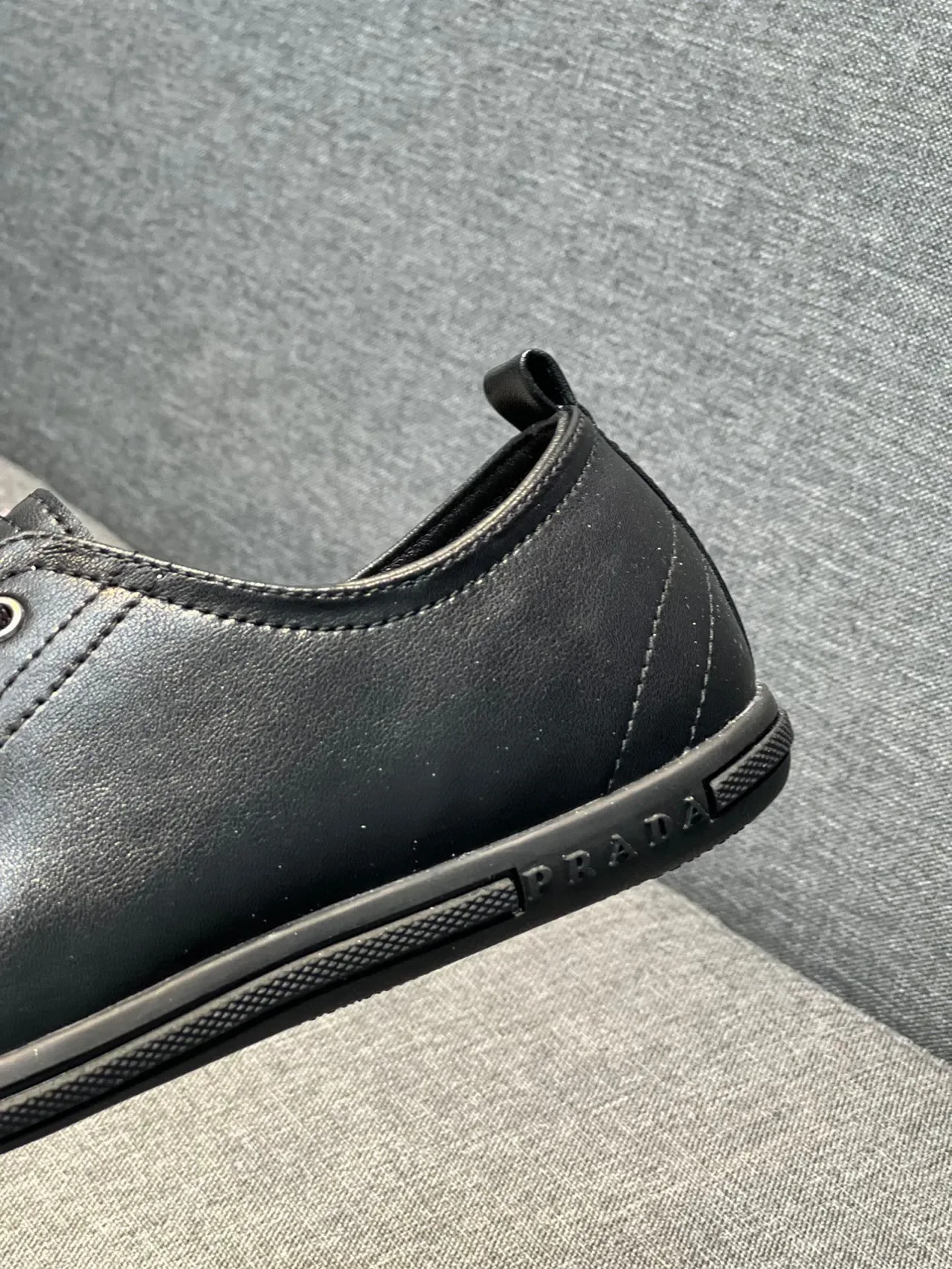 Black Red Low-Top Leather-Like Upper Sneakers 7