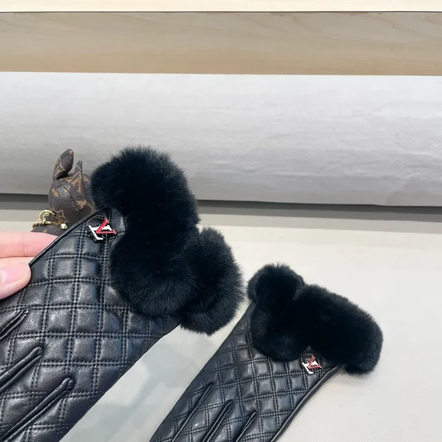 Guantes de cuero negro y rojo acolchados con puños de piel 6