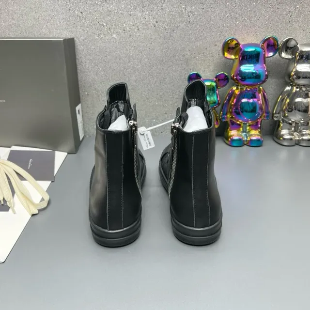 Black Smooth Leather Upper Side Zipper Closure Ankle Boots 2