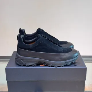 Tênis preto de camurça slip-on chunky de plataforma