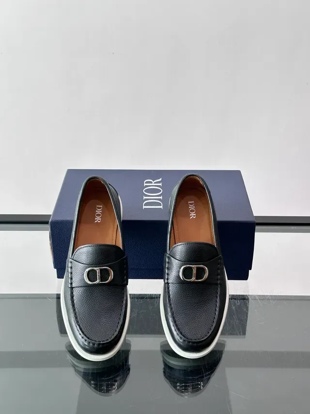 Black White Pebbled Leather Rubber Sole Loafer 4