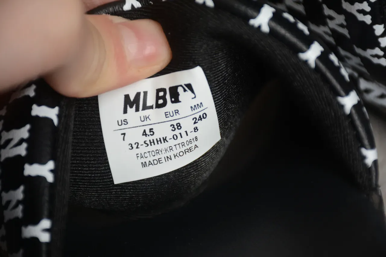 Black White Rubber Sole Monogrammed Strap Slippers 4