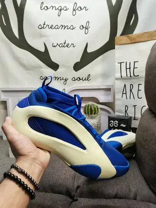 Blue and Cream Sculpted Midsole Lifestyle Sneakers 5