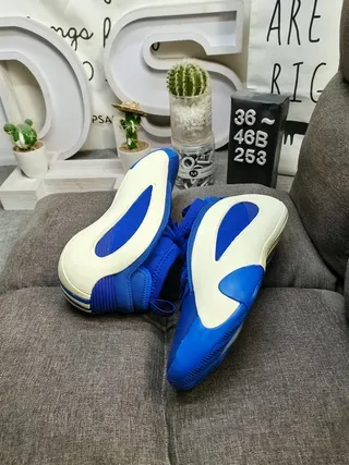 Blue and Cream Sculpted Midsole Lifestyle Sneakers 6