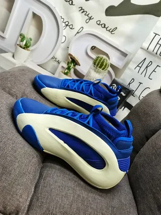 Blue and Cream Sculpted Midsole Lifestyle Sneakers 7