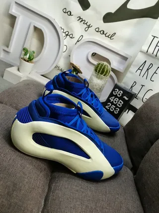 Blue and Cream Sculpted Midsole Lifestyle Sneakers 9