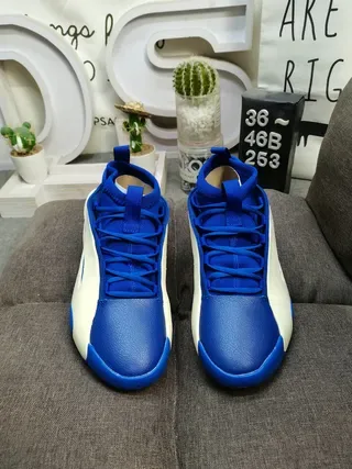 Blue and Cream Sculpted Midsole Lifestyle Sneakers 10