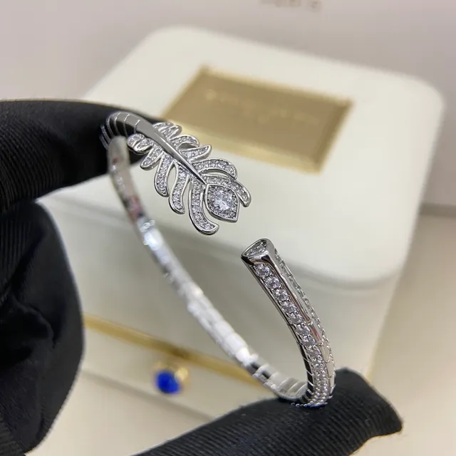 Boucheron Plume Feather Motif Diamond and Emerald Open Bangle Bracelets 4
