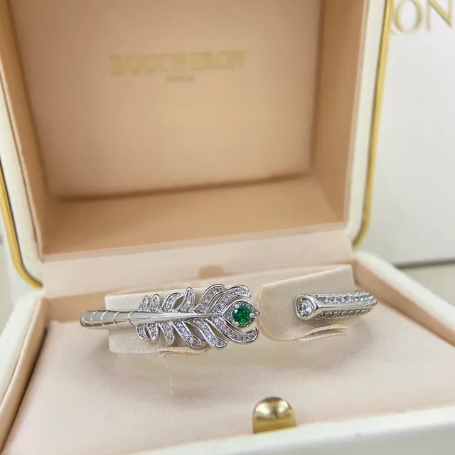 Boucheron Plume Feather Motif Diamond and Emerald Open Bangle Bracelets 9
