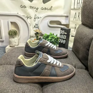 Tênis lifestyle de material misto com sola cupsole em marrom e carvão