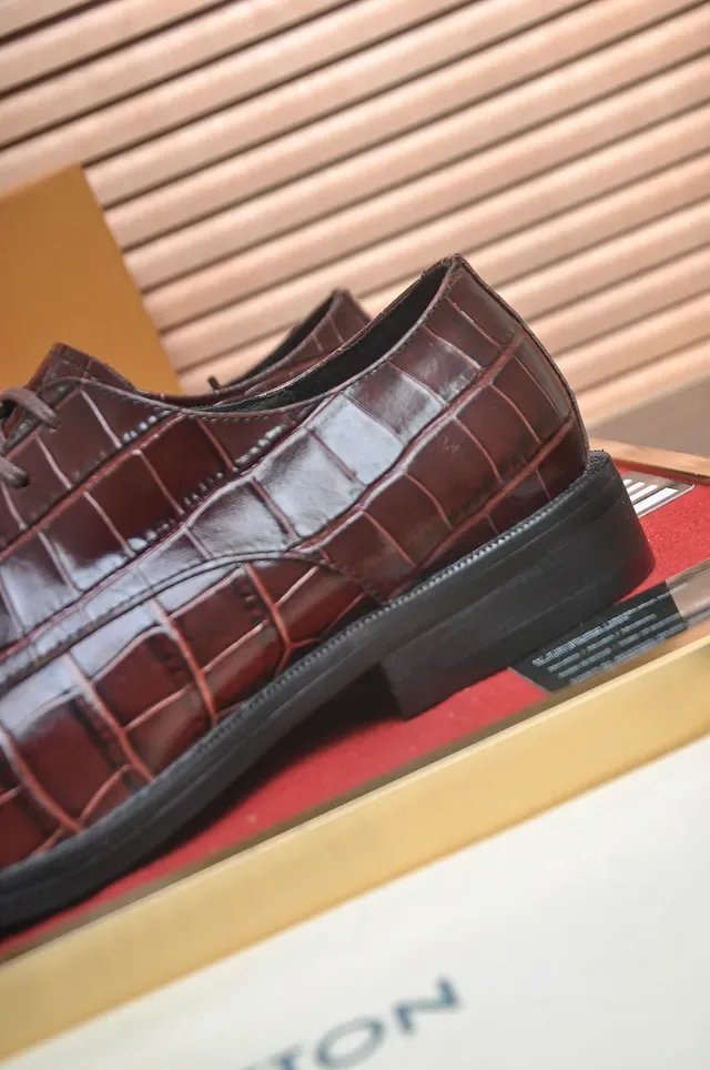 Brown Crocodile-Embossed Cap Toe Oxford Shoes 3