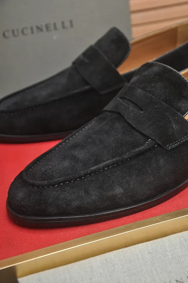 Brunello Cucinelli काला भूरा मखमली पेनी स्ट्रैप लोअफर 2