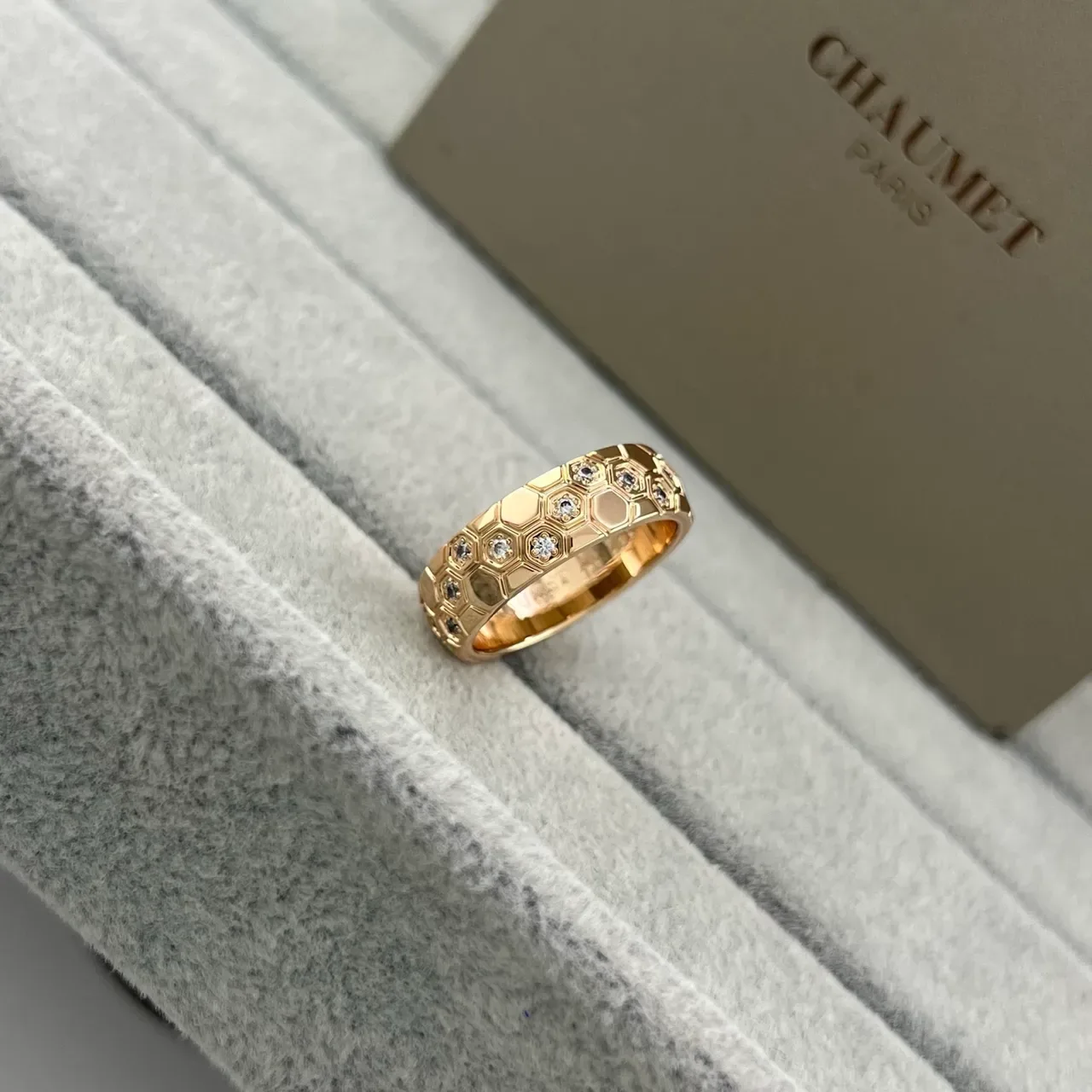 CHAUMET Gold Silver Honeycomb Motif Pavé-Set Diamonds Ring 5