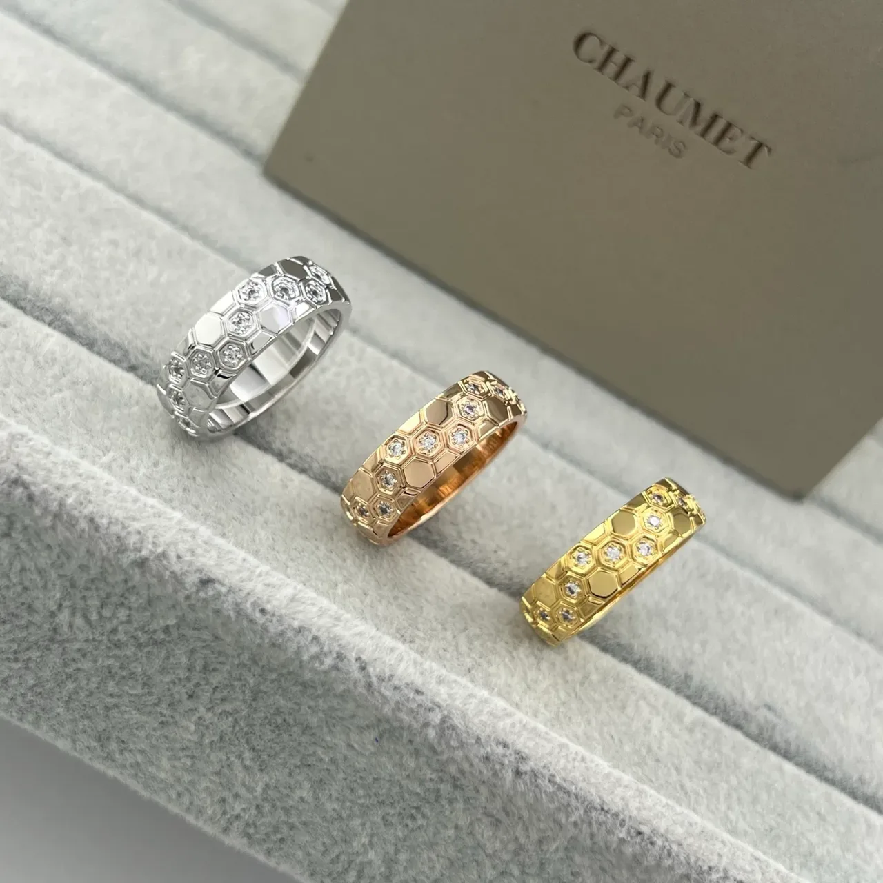CHAUMET Gold Silver Honeycomb Motif Pavé-Set Diamonds Ring 6