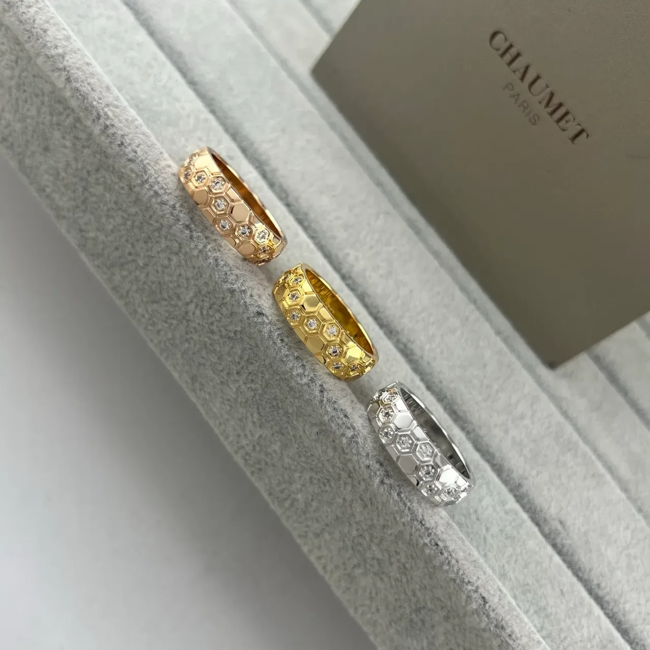 CHAUMET Gold Silver Honeycomb Motif Pavé-Set Diamonds Ring 8