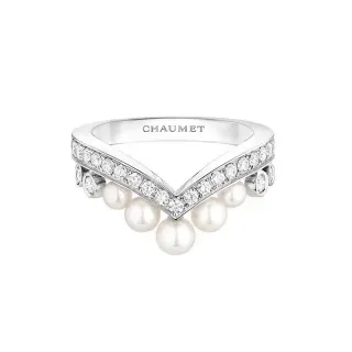 CHAUMET V-Shaped Diamond and Pearl Drop Ring