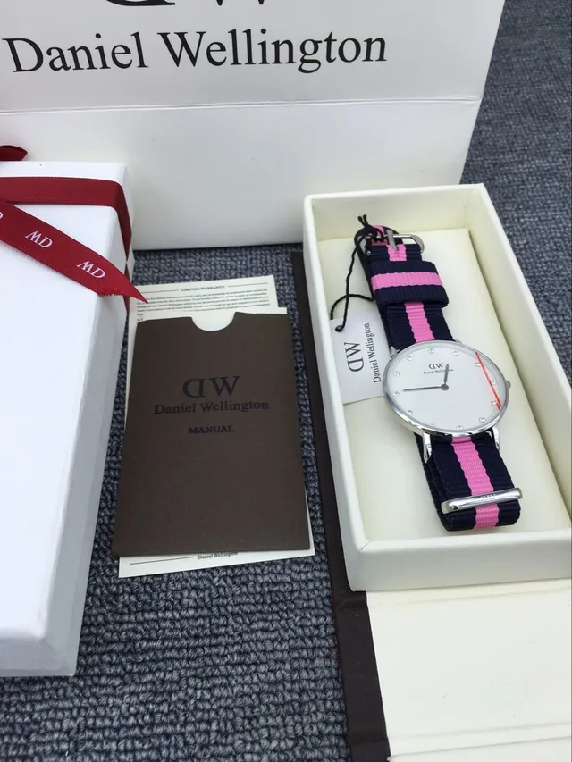 Daniel Wellington Classic Petite Crystal White Navy Pink Quartz Watch 3