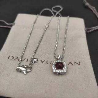 David Yurman Albion قلادة سلسلة فضية معلق مربع أحمر