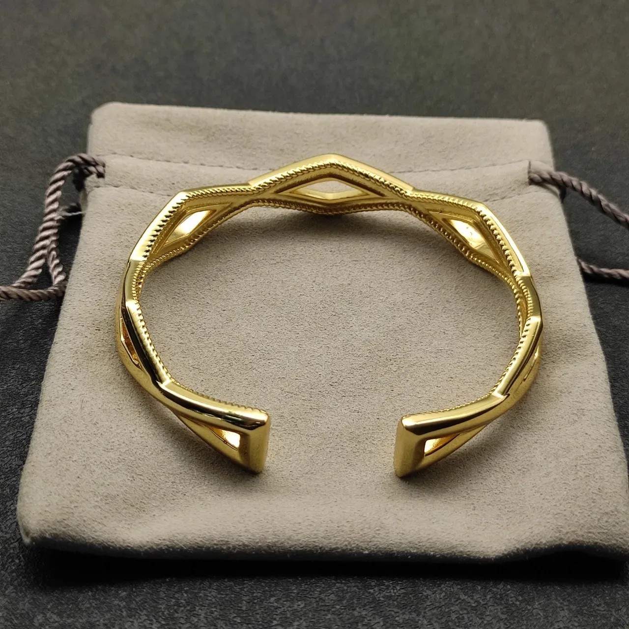 David Yurman Geometric Wave Pavé Cuff Bracelet 8