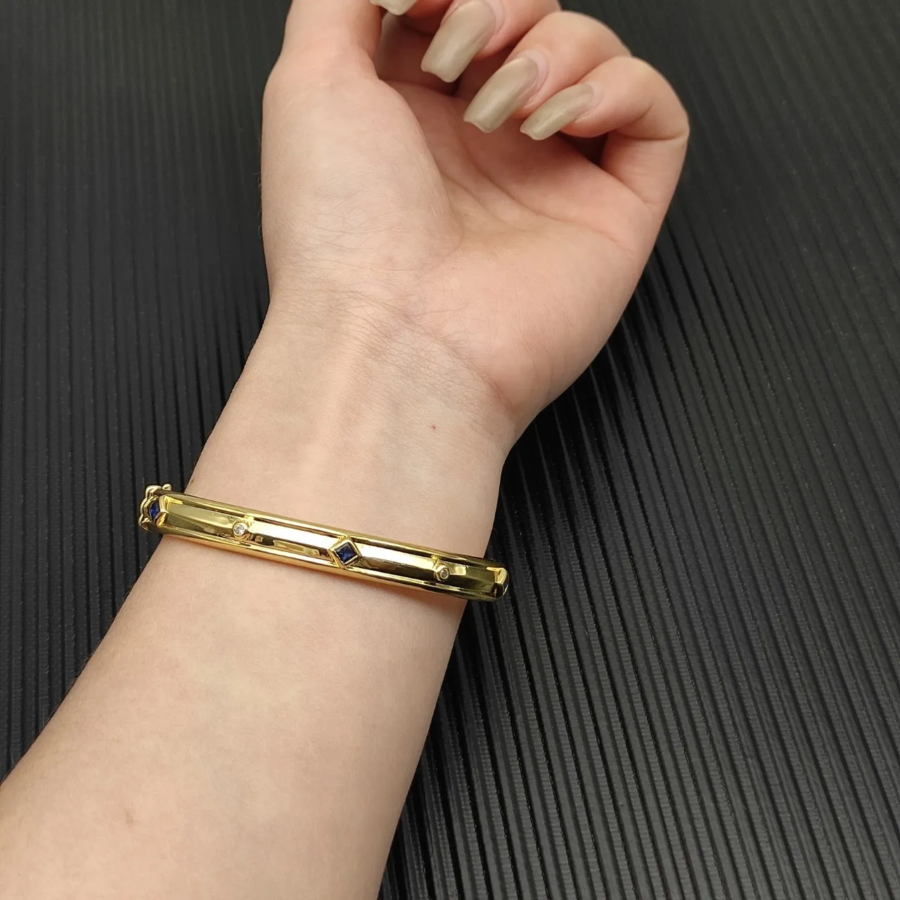David Yurman Gold Blue Tubular Bangle Geometric Lattice Interior Bracelet 7