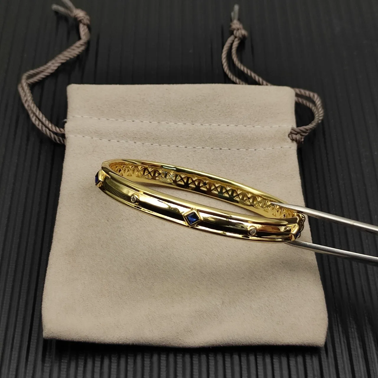 David Yurman Gold Blue Tubular Bangle Geometric Lattice Interior Bracelet 9