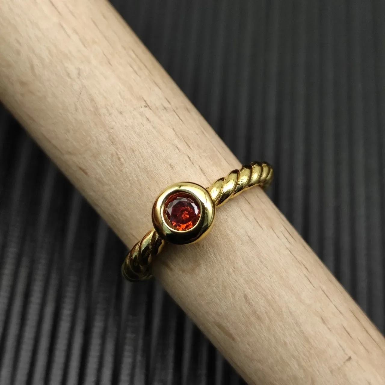 David Yurman Gold Red Twisted Cable Band Cabochon-Set Stone Ring 6